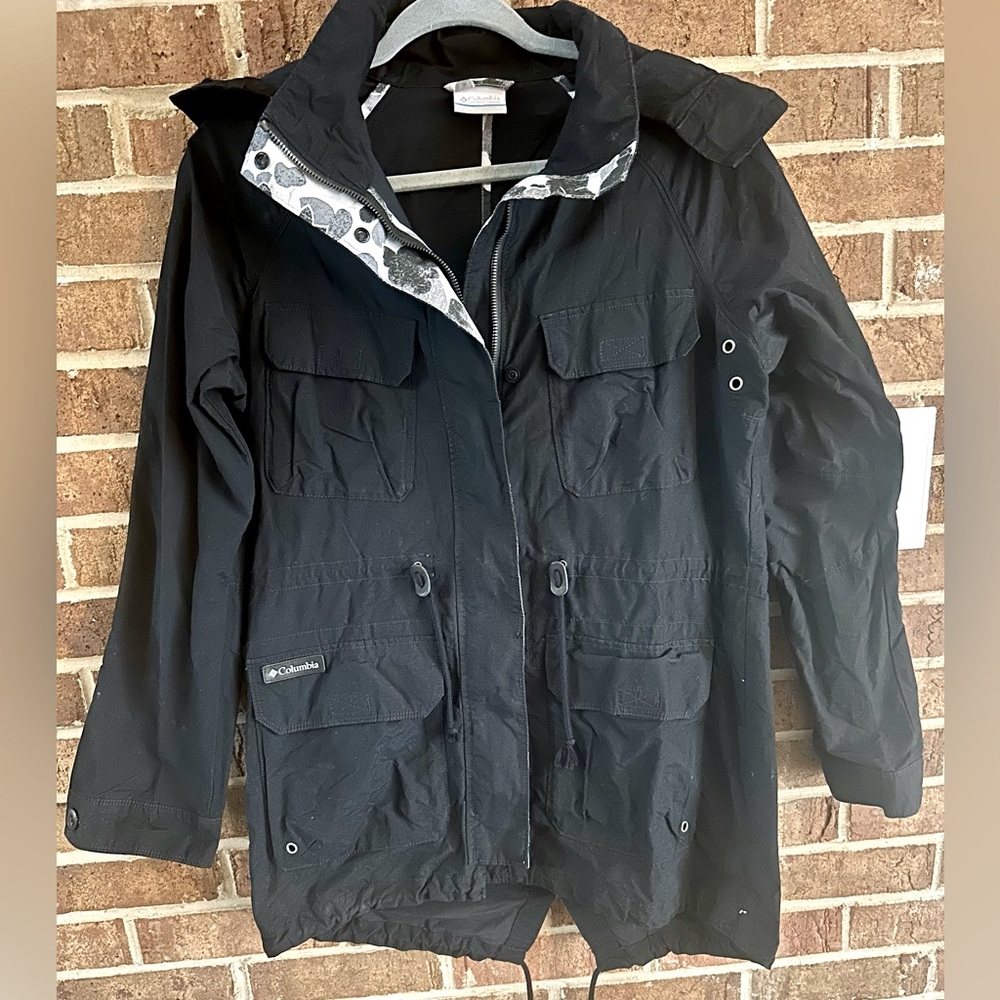 Columbia trekker jacket, wind proof